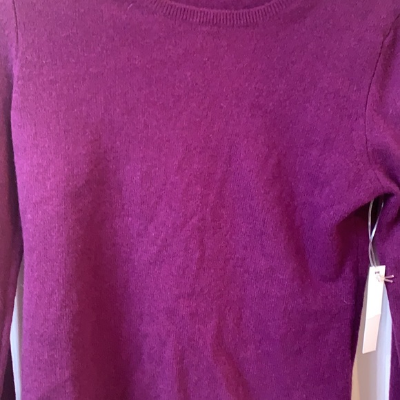 NWT Cashmere purple sweater medium - Picture 2 of 5